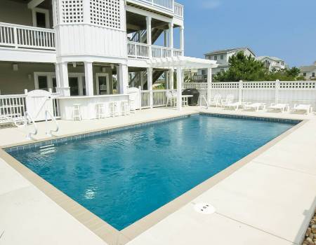 Gertrude's Breakaway - D7974